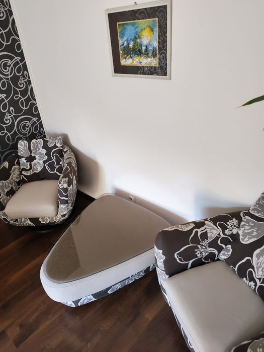 Set Canapea fotolii și masa  negociabil