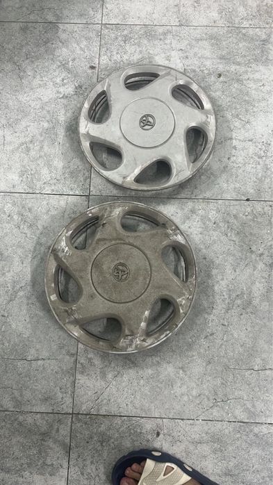 Продам колпаки на камри 20