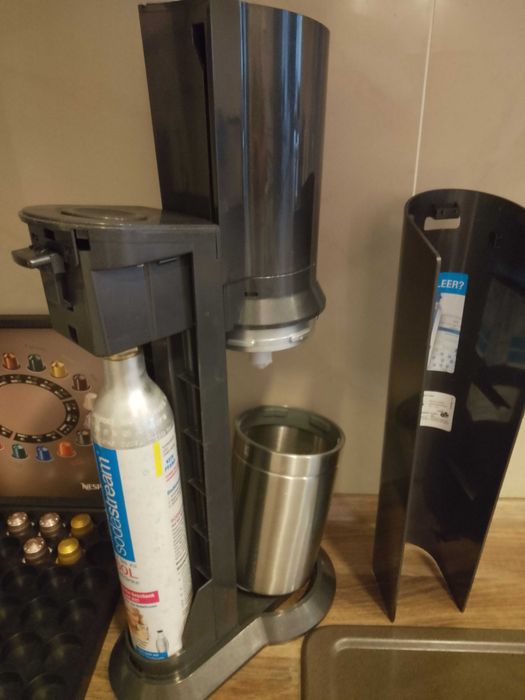 Aparat sifon/bauturi carbogazoase SODASTREAM cu BUTELIE GAZ + CADOU