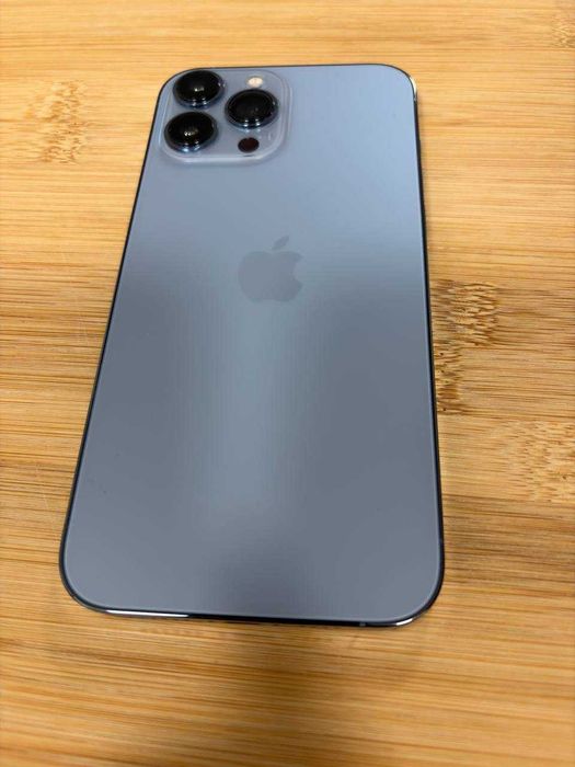 Продавам iPhone 13 Pro Max 256GB без забележки, за ценители!