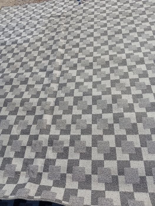 Gilamlar sotiladi...