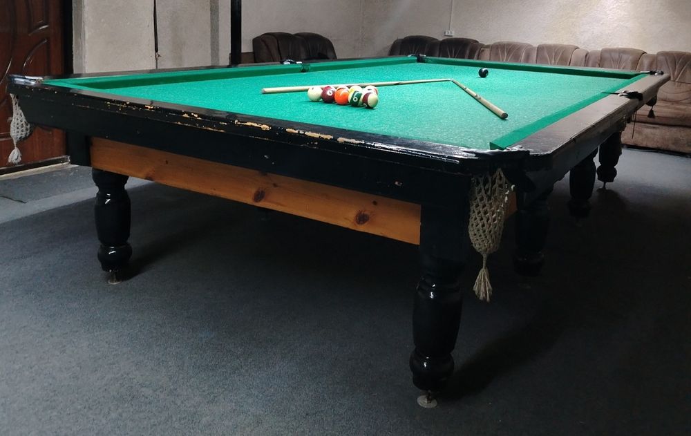 Bilyard yongʻoqdan yasalgan