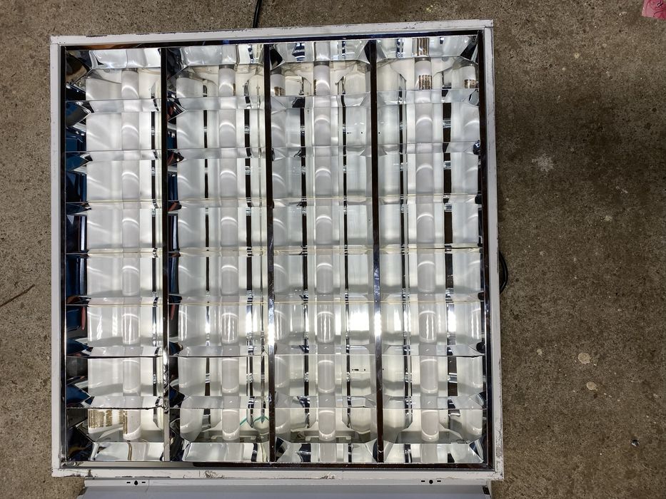 Corp de iluminat  cu tub neon Philips 4x18w