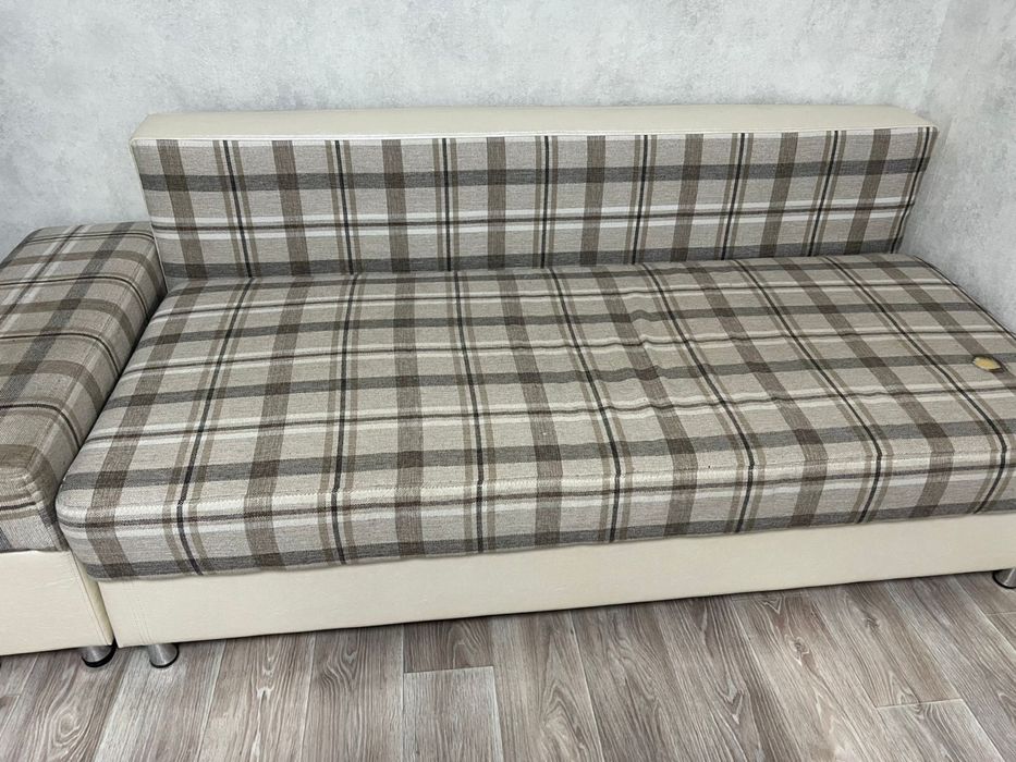 Диван раскладной б/у