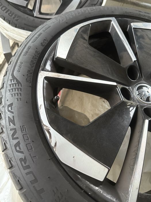 Jante Skoda Comet vRS OEM R18 + Anvelope Bridgestone de vara