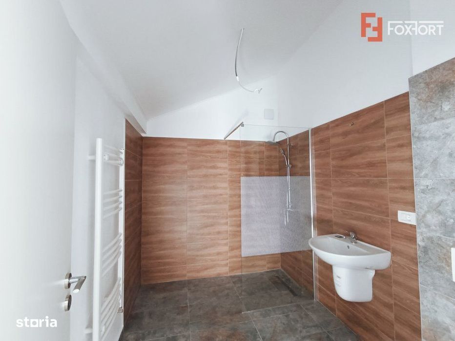 Apartament spatios cu 3 camere, scara interioara, 84 mp - V7227