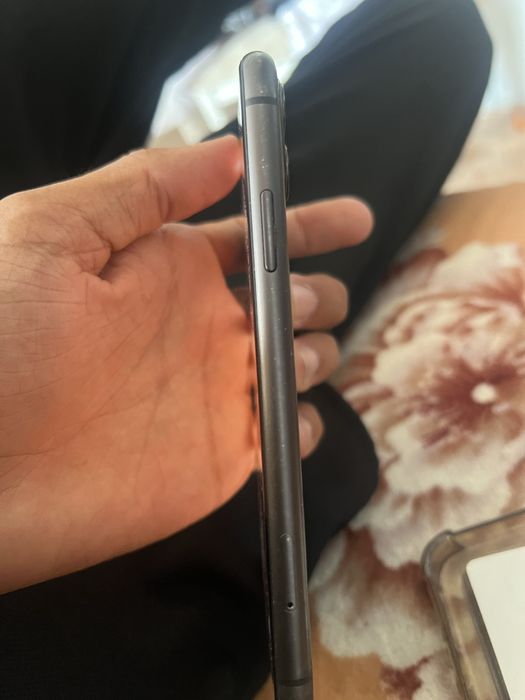 IPhone 11 продам