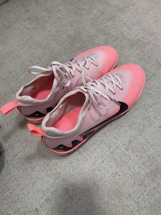 Кроссовкы сатылады размер 43