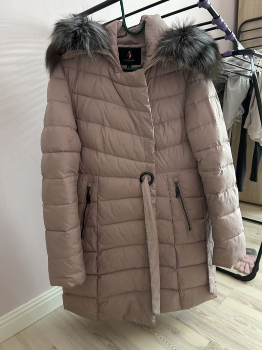 Куртка сатылады. Жағасы натуралный мех. 2xl  жылы, көп килмеген. 10000