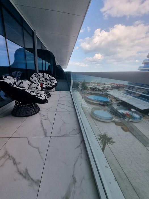 Închiriez studio de lux în complexul rezidențial White Titanic