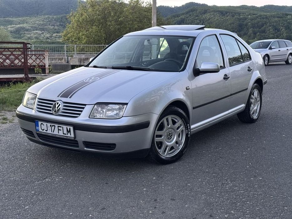VOLKSWAGEN Bora