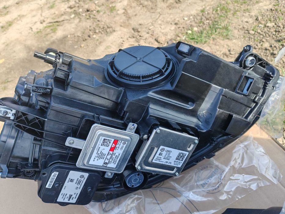 Faruri VALEO NOI ( EUROPA) FULL echipate 044930,D3S, H7, Bi-Xenon, LED