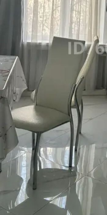 Стулья 4 штуки удобные