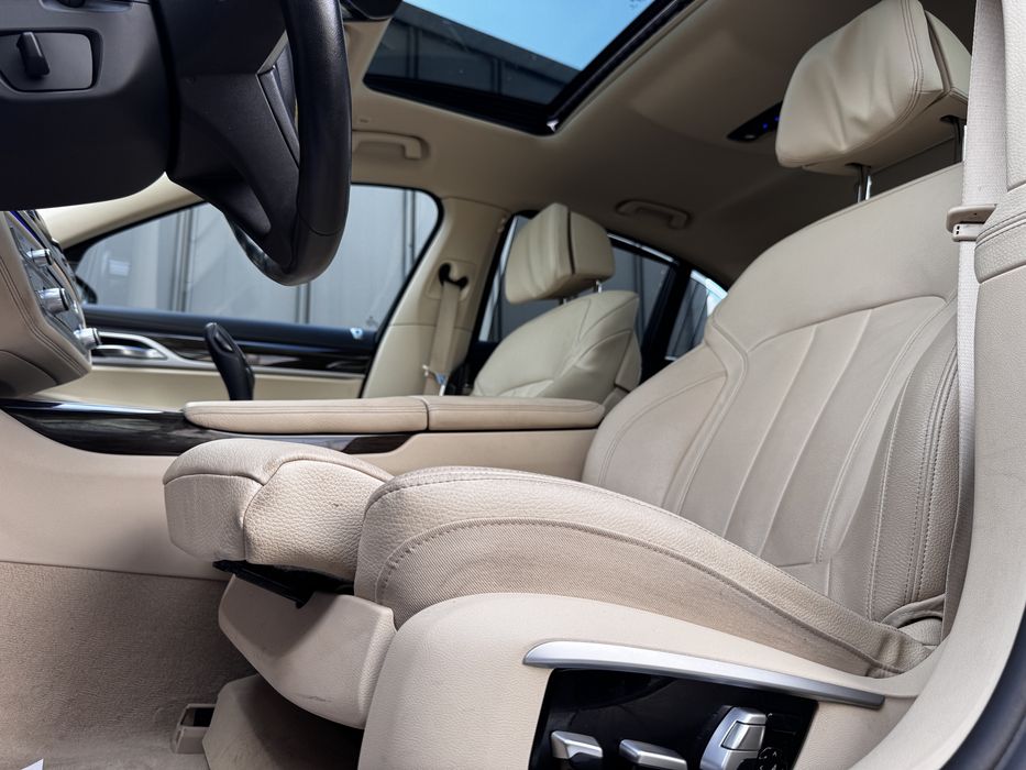 BMW Seria 7 740e  HarmanKardon TVA Deductibil