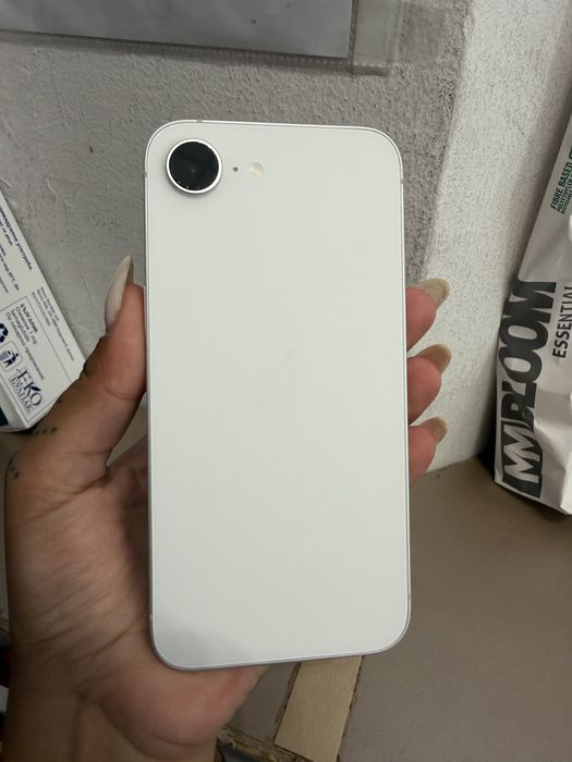 Iphone 17e white 256gb