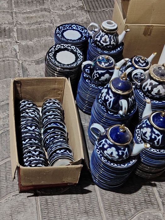 Срочно сотилади уйдан чикганПахта гулли идишлар