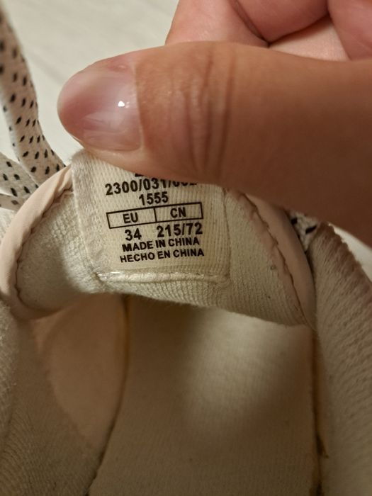 Adidasi panza zara marimea 34 cu 21.5 cm