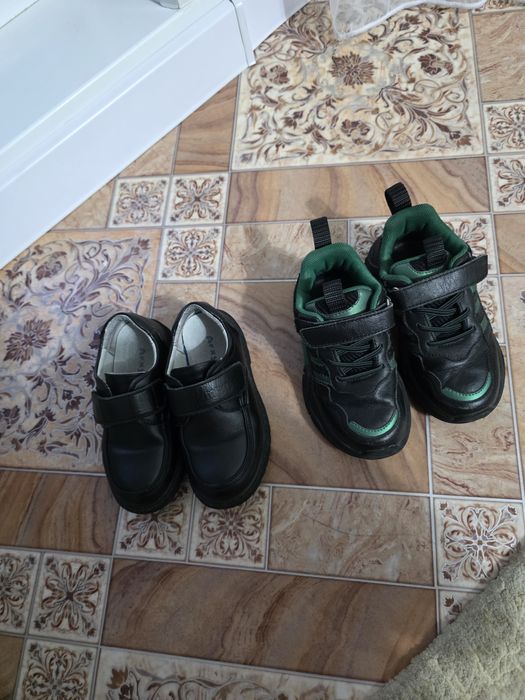 Продам детскую обувь