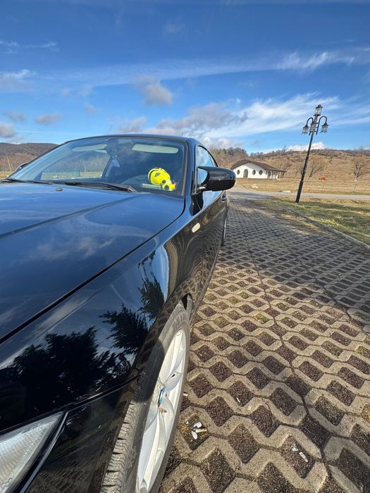 Vând BMW seria 1.