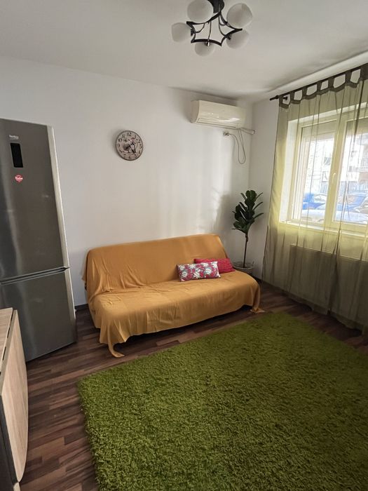 Inchiriez garsoniera tip studio cu loc de parcare