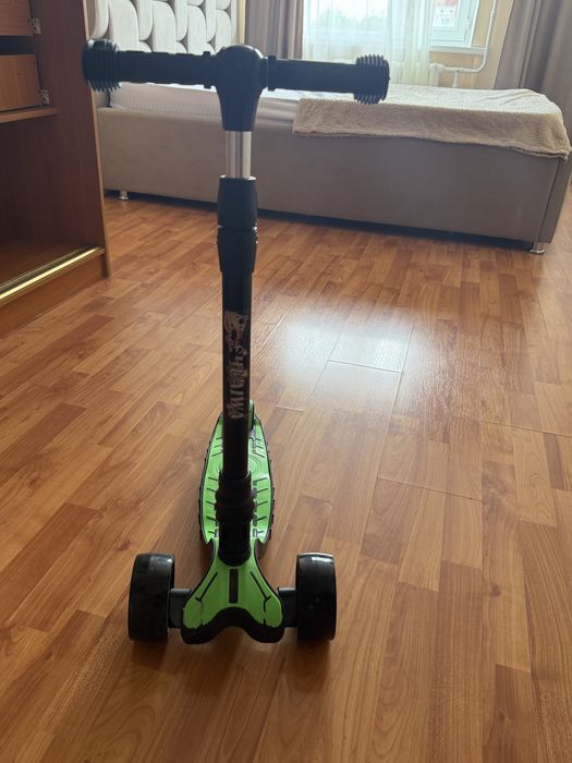 Продам детский самокат