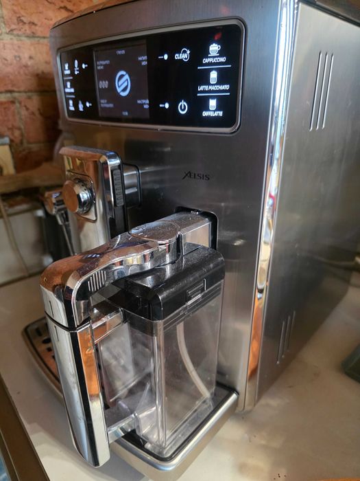 Кафеавтомат Saeco Xelsis HD8944