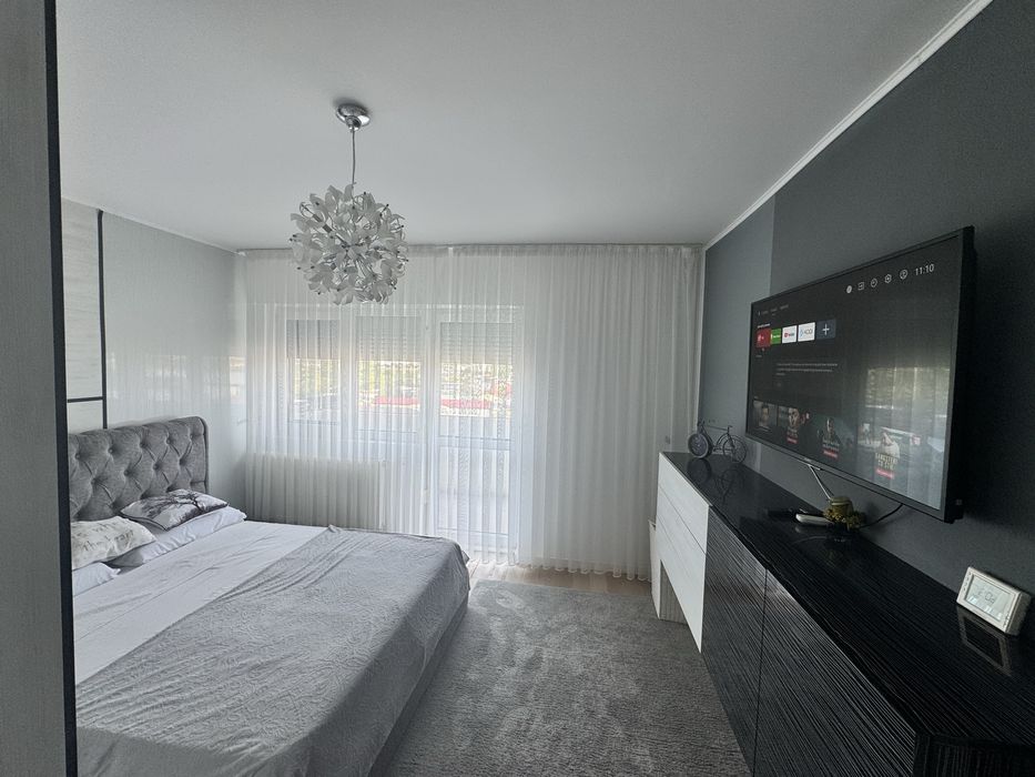 Inchiriez apartament