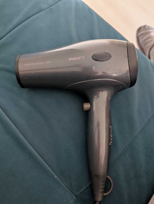 Uscător de păr Philips SalonDry Active ION HP4935 - 2000W