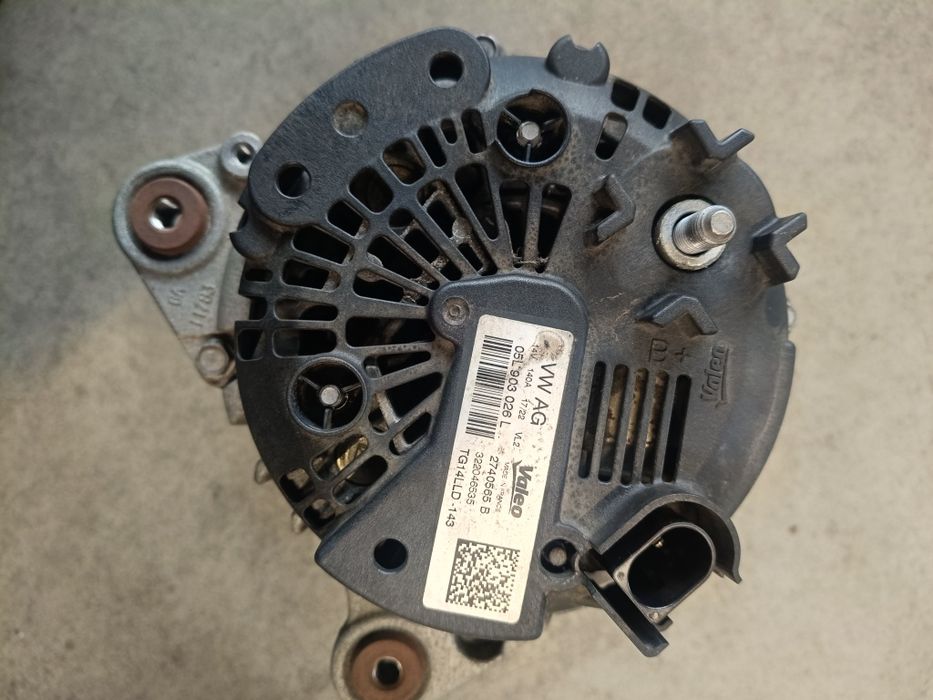Vând alternator și compresor ac
