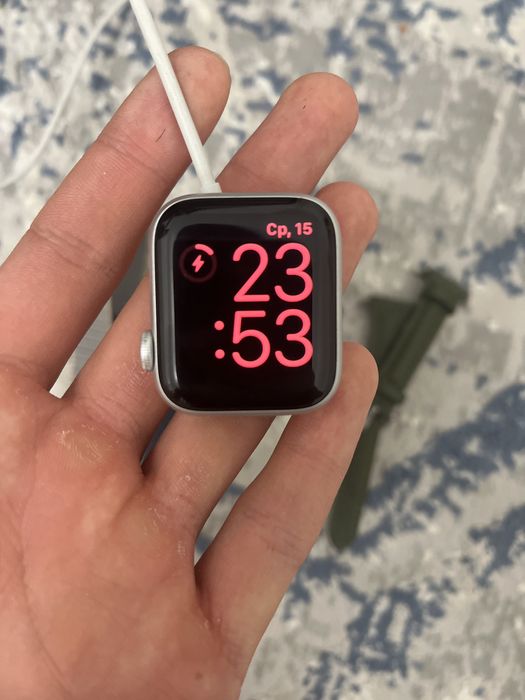 Apple Watch SE 40mm — ИДЕАЛ, 97% АКБ