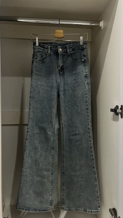 Джинсы женсие клеш