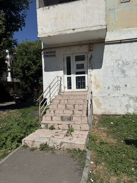 Inchiriez spatiu comercial