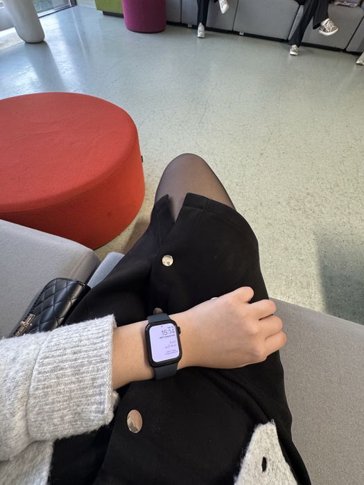 apple watch se черного цвета