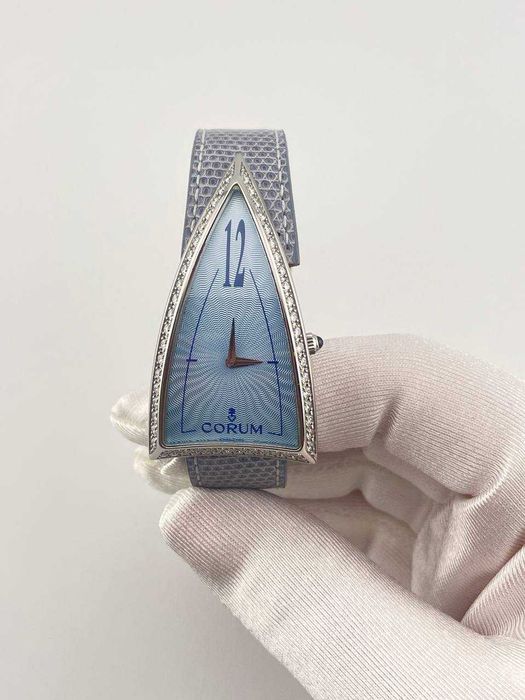 Часы Corum Rocket Diamonds