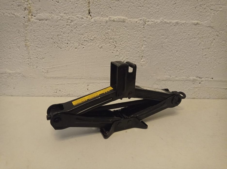 Домкрат привозной