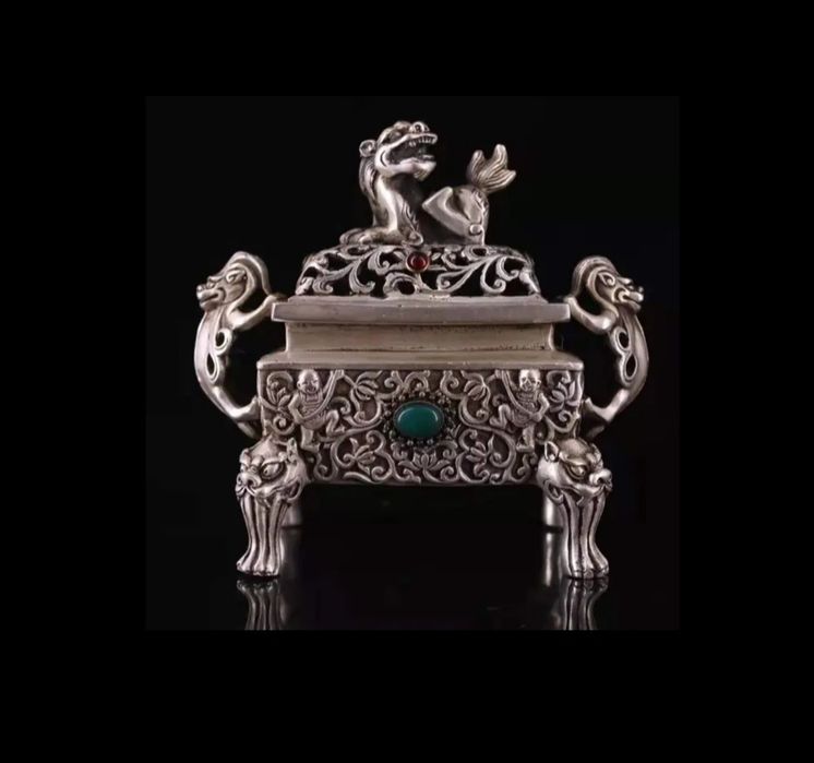 Красива антична кутия