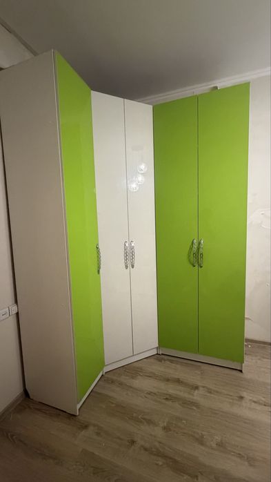 Шкаф угловой срочно