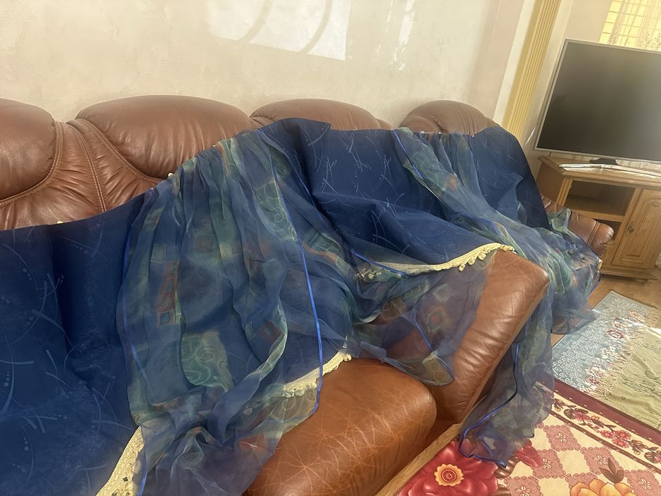 Продаю 2 комплекта штор с тюлем