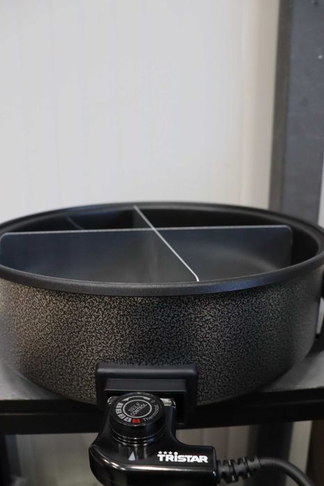 Мултифункционален електрически тиган Tristar 1500W, лек ДЕФЕКТ