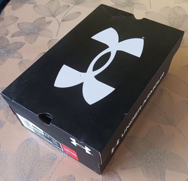 Нови маратонки UNDER  ARMOUR