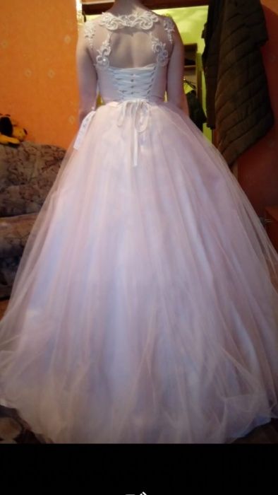Шикарное платье на свадьбу ,выпускной