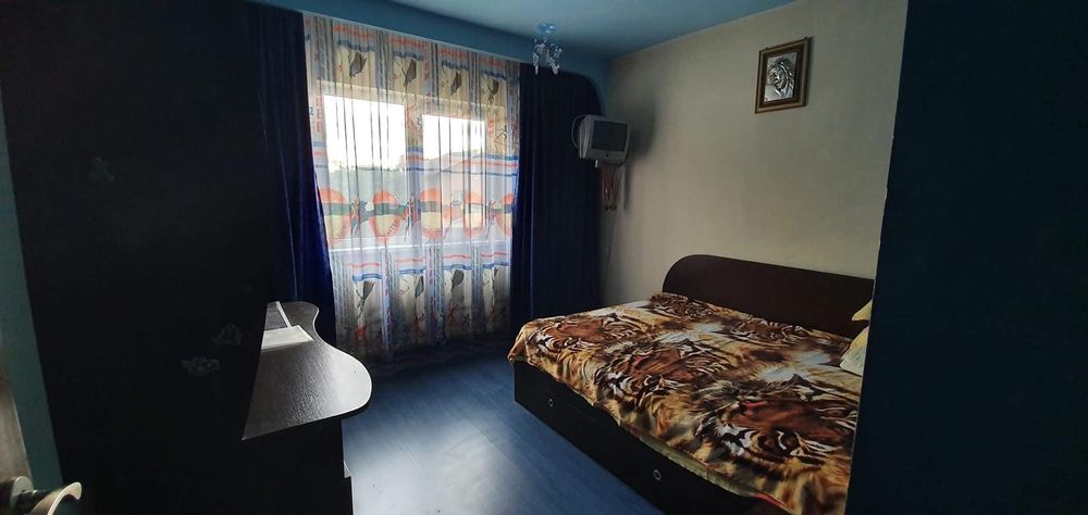 Închiriez apartament cu 3 camere zona Paltinis, str Cosmonautilor