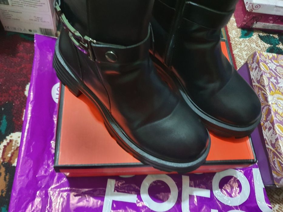 Сапоги женские почти новые