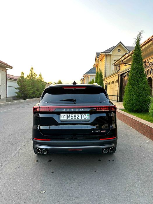Jetour X70 PLUS 2022 год |1.6 Turbo| Черный цвет