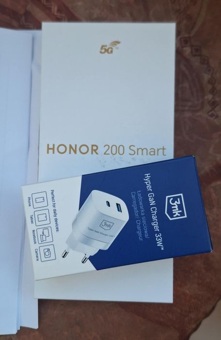 Продавам HONOR 200 smart