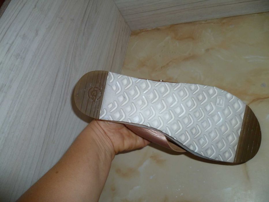 UGG чехли №40...