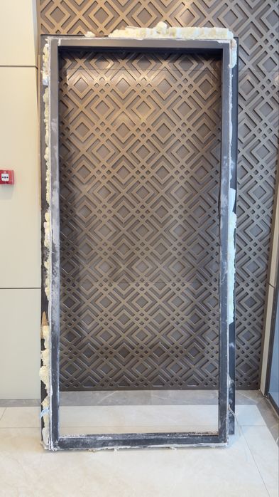 Дверь от квартиры