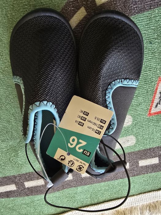 Papuci de casă, grădiniță, dansuri,sport nr 26 Decathlon