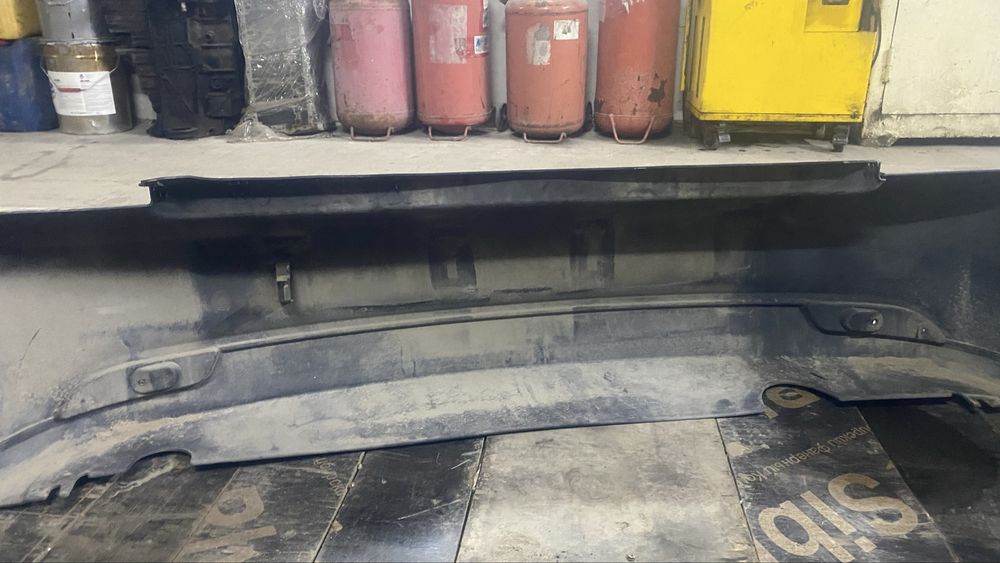 Продам бампер на приора 2