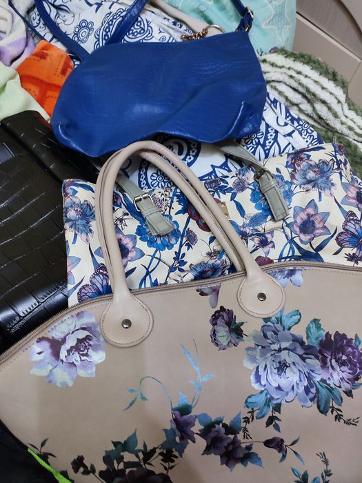 Продам сумки б/у